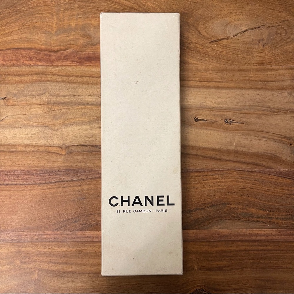 Authentic Vintage Chanel Tie - Picture 2 of 7